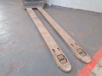Pedestrian pallet truck Crown WP3020
