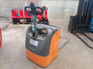 Pedestrian pallet truck OMG 316KN-M - 1