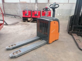 Pedestrian pallet truck OMG 316KN-M - 1