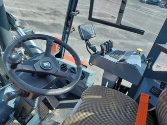 Four wheel front forklift Kalmar DCG160-12T - 11