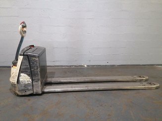 Pedestrian pallet truck Crown WP2320-20 - 1