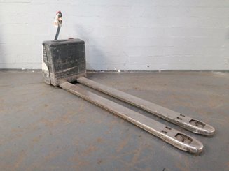 Pedestrian pallet truck Crown WP2320-20 - 1