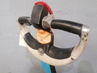 Pedestrian pallet truck Crown WP2320-20