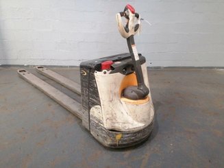 Pedestrian pallet truck Crown WP2320-20 - 4