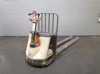 Pedestrian pallet truck Crown WP3020-2.0 - 2