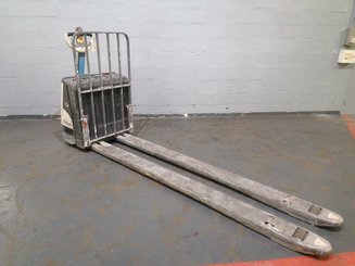 Pedestrian pallet truck Crown WP3020-2.0 - 1