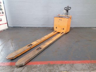 Pedestrian pallet truck OMG 330K - 6