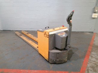 Pedestrian pallet truck OMG 330K - 4