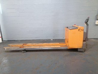 Pedestrian pallet truck OMG 330K - 5