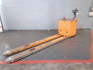 Pedestrian pallet truck OMG 330K - 1