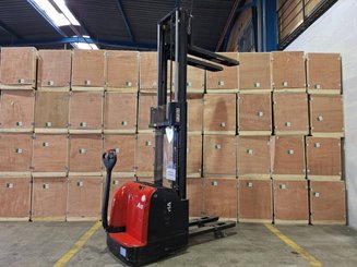 Pedestrian pallet stacker Hangcha CDD16-AC1-L