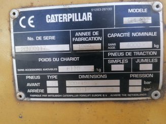 Four wheel front forklift Caterpillar GPL40 - 4