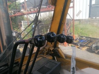 Four wheel front forklift Caterpillar GPL40 - 2