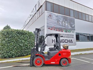 Four wheel front forklift Hangcha XF35G