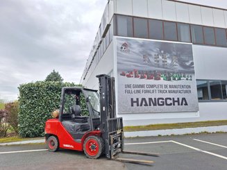 Four wheel front forklift Hangcha XF35G - 1