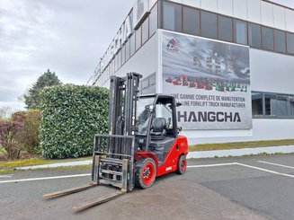 Four wheel front forklift Hangcha XF35G - 1