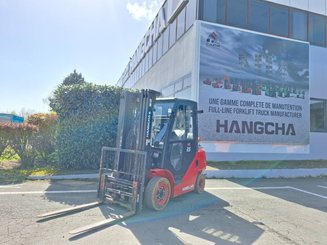 Four wheel front forklift Hangcha XF25G