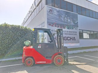Four wheel front forklift Hangcha XF25G