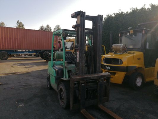 Four wheel front forklift Caterpillar GP30N - 1
