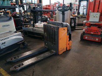 Pedestrian pallet truck OMG 316KN - 1