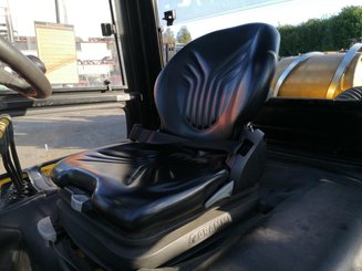 Four wheel front forklift Hyundai 40L-7A