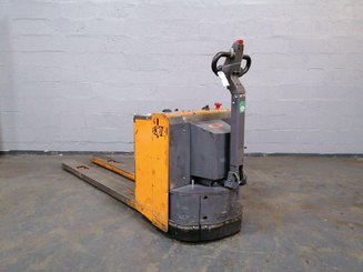 Pedestrian pallet truck OMG 330K