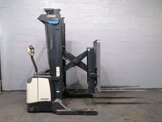 Straddle stacker Crown SHR5520-1.1 - 1