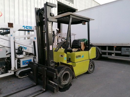Four wheel front forklift Clark GPM30H - 1