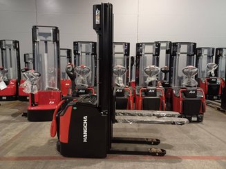Stacker truck with folding platform Hangcha CDD16-AZ3S