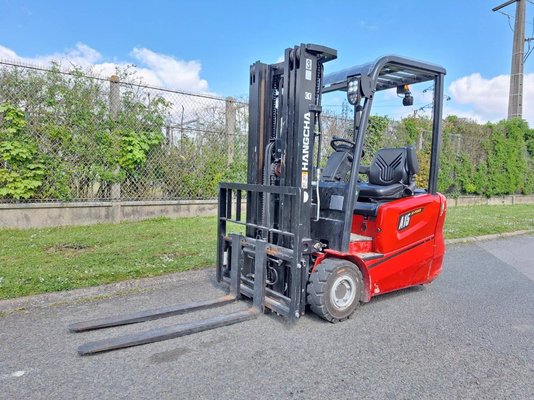 Three wheel front forklift Hangcha A3W15 - 1