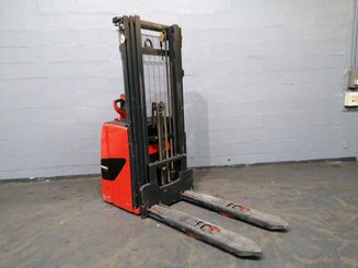 Pedestrian pallet stacker Fenwick L14 - 5