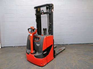 Pedestrian pallet stacker Fenwick L14 - 3