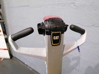 Pedestrian pallet truck Caterpillar NPP20N2