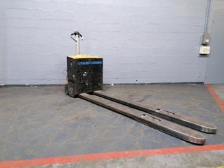 Pedestrian pallet truck Caterpillar NPP20N2