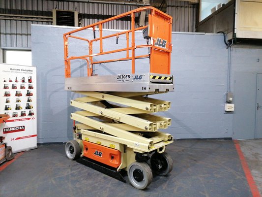 Scissor lift platform JLG 2030ES - 1