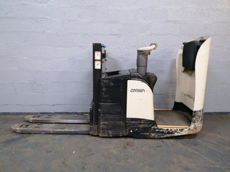 Stacker truck with folding platform Crown DT3040