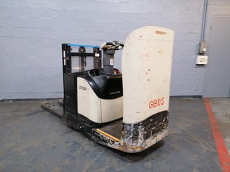 Stacker truck with folding platform Crown DT3040