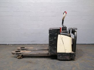 Stand-on pallet truck Crown WP2330S - 1