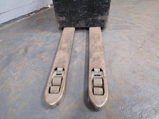 Stand-on pallet truck Caterpillar NPV20N2 - 7