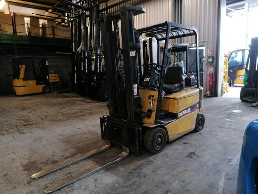 Four wheel front forklift Caterpillar EP16K - 1