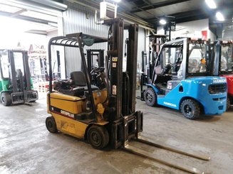 Four wheel front forklift Caterpillar EP16K - 2