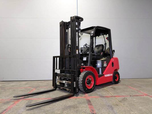 Four wheel front forklift Hangcha XF25G - 1