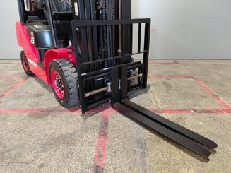Four wheel front forklift Hangcha XF25G