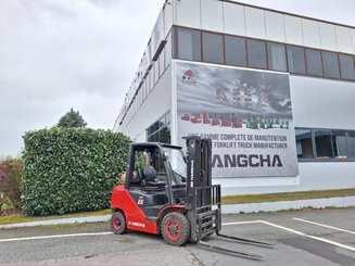 Four wheel front forklift Hangcha XF25G