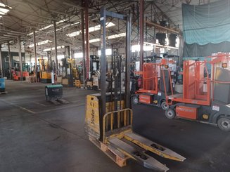 Pedestrian pallet stacker Yale MS12 - 1