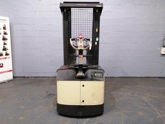 Straddle stacker Crown SHR5540-1.6
