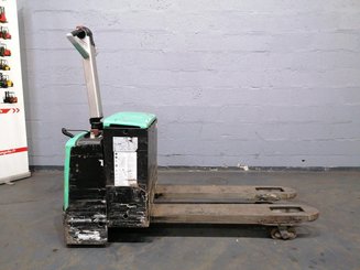 Pedestrian pallet truck Caterpillar NPP20M