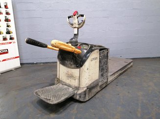 Pedestrian pallet truck Crown WT3060-2.0 - 4