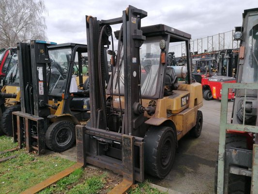 Four wheel front forklift Caterpillar GP45K2 - 1