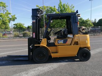 Four wheel front forklift Caterpillar GP40KL